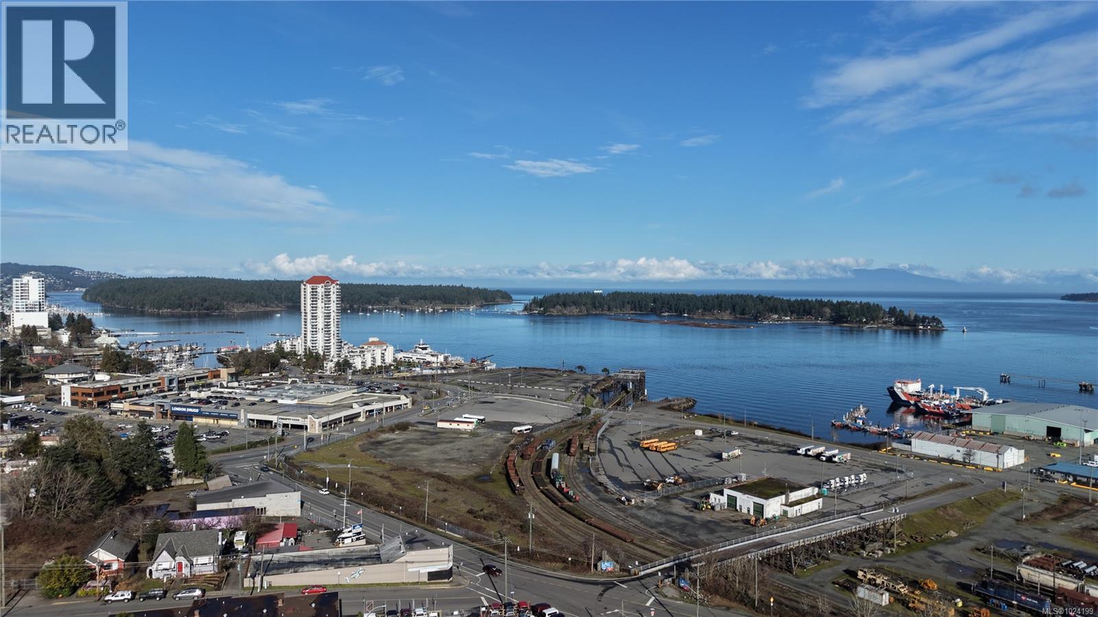 203 45 Haliburton St, Nanaimo, British Columbia  V9R 4V6 - Photo 1 - 1024199