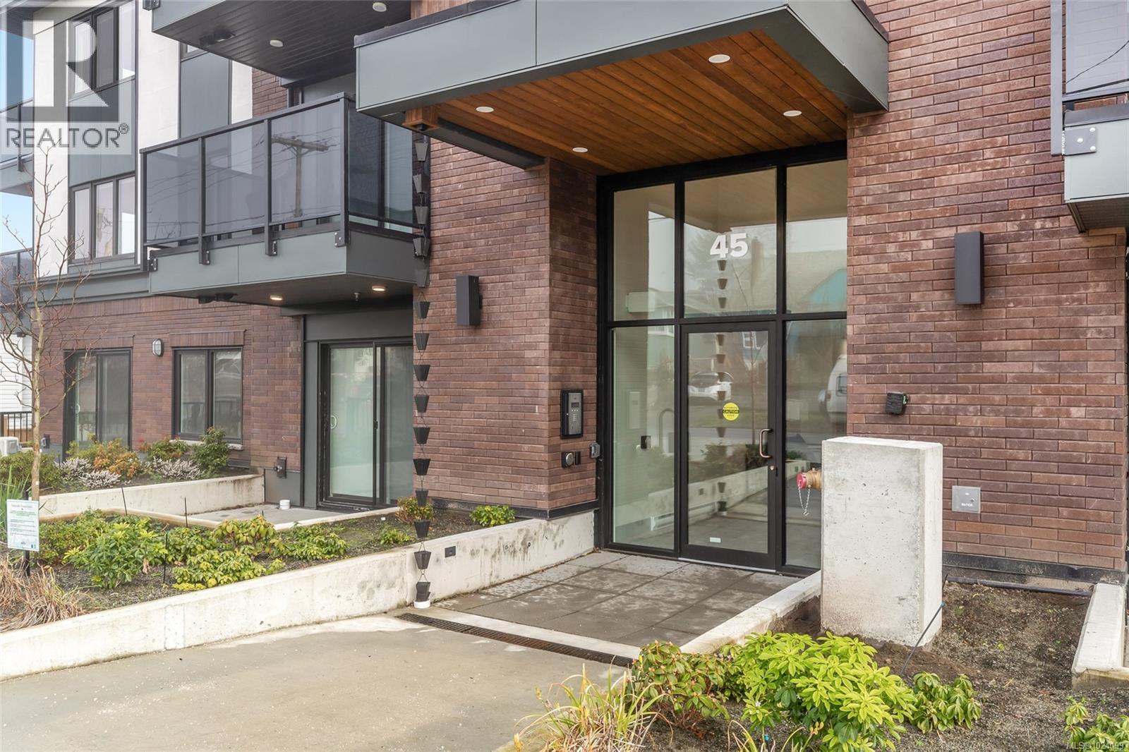 203 45 Haliburton St, Nanaimo, British Columbia  V9R 4V6 - Photo 2 - 1024199