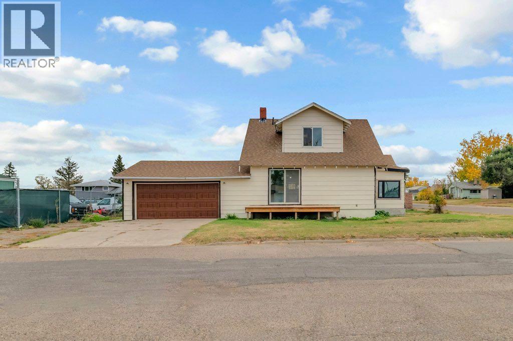 131 2 Avenue N, Vulcan, Alberta  T0L 2B0 - Photo 1 - A2263457