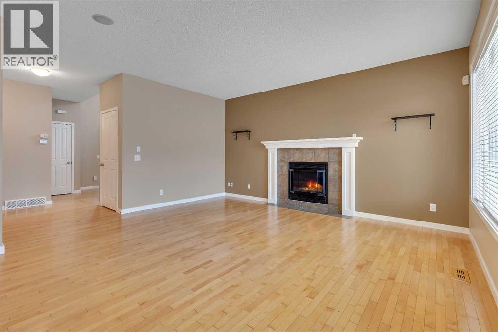 119 Valley Stream Circle Nw, Calgary, Alberta  T3B 5W2 - Photo 8 - A2277760