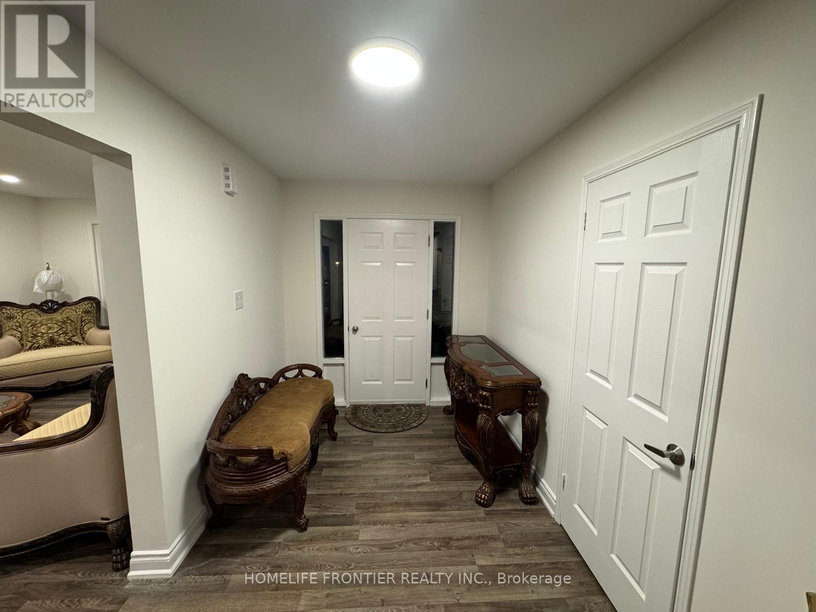 39 Camrose Drive, Georgina, Ontario  L4P 3L6 - Photo 7 - N12790722