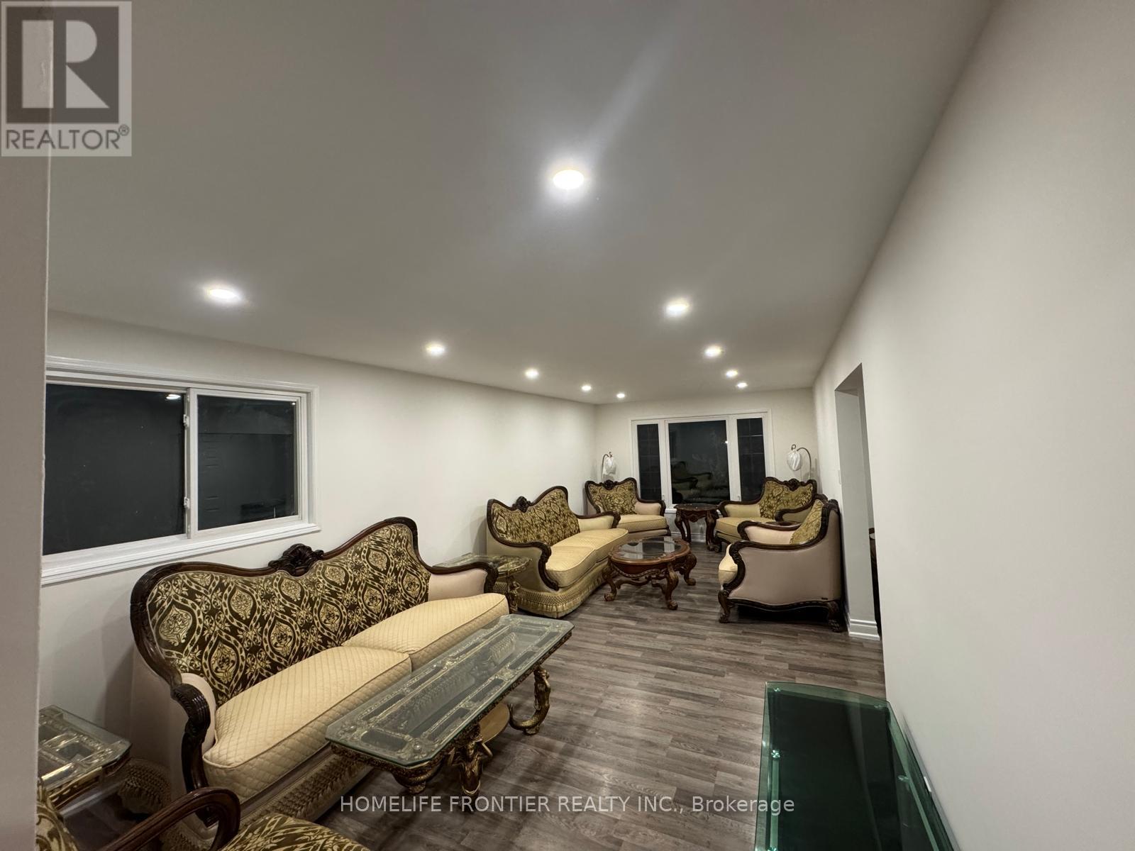 39 Camrose Drive, Georgina, Ontario  L4P 3L6 - Photo 8 - N12790722