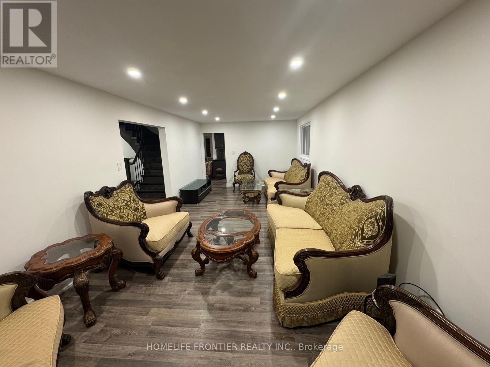 39 Camrose Drive, Georgina, Ontario  L4P 3L6 - Photo 9 - N12790722