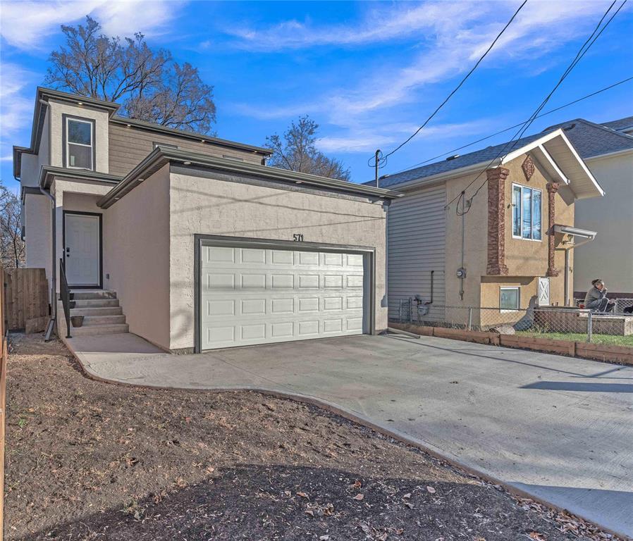 571 Burrows Avenue, Winnipeg, Manitoba  R2W 2A5 - Photo 0 - 202602721