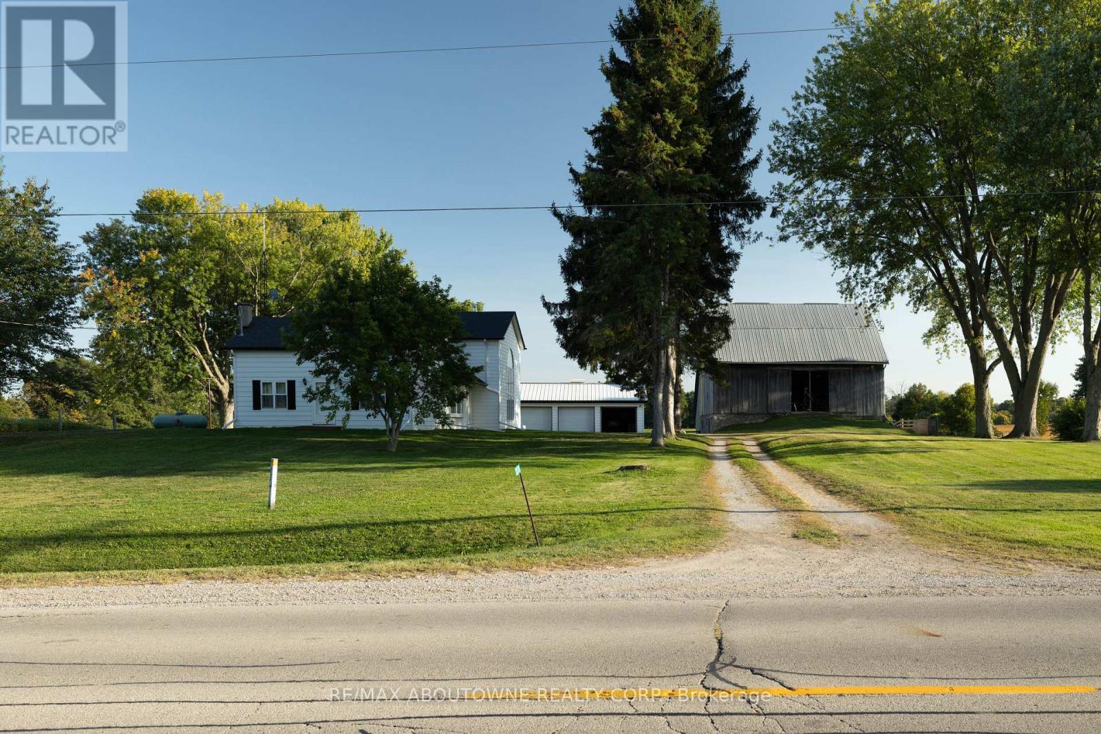 3276 GOVERNORS ROAD, Hamilton, Ontario