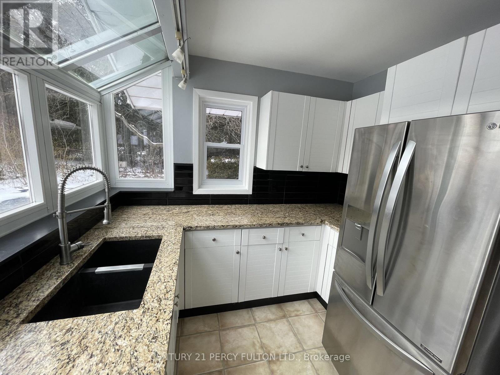 10208 Tenth Line, Halton Hills, Ontario  L0P 1K0 - Photo 13 - W12772696