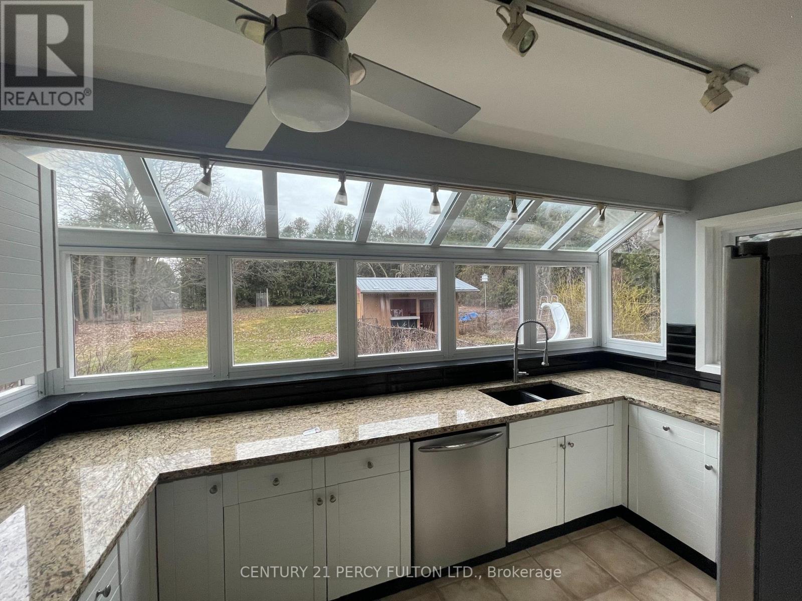 10208 Tenth Line, Halton Hills, Ontario  L0P 1K0 - Photo 14 - W12772696