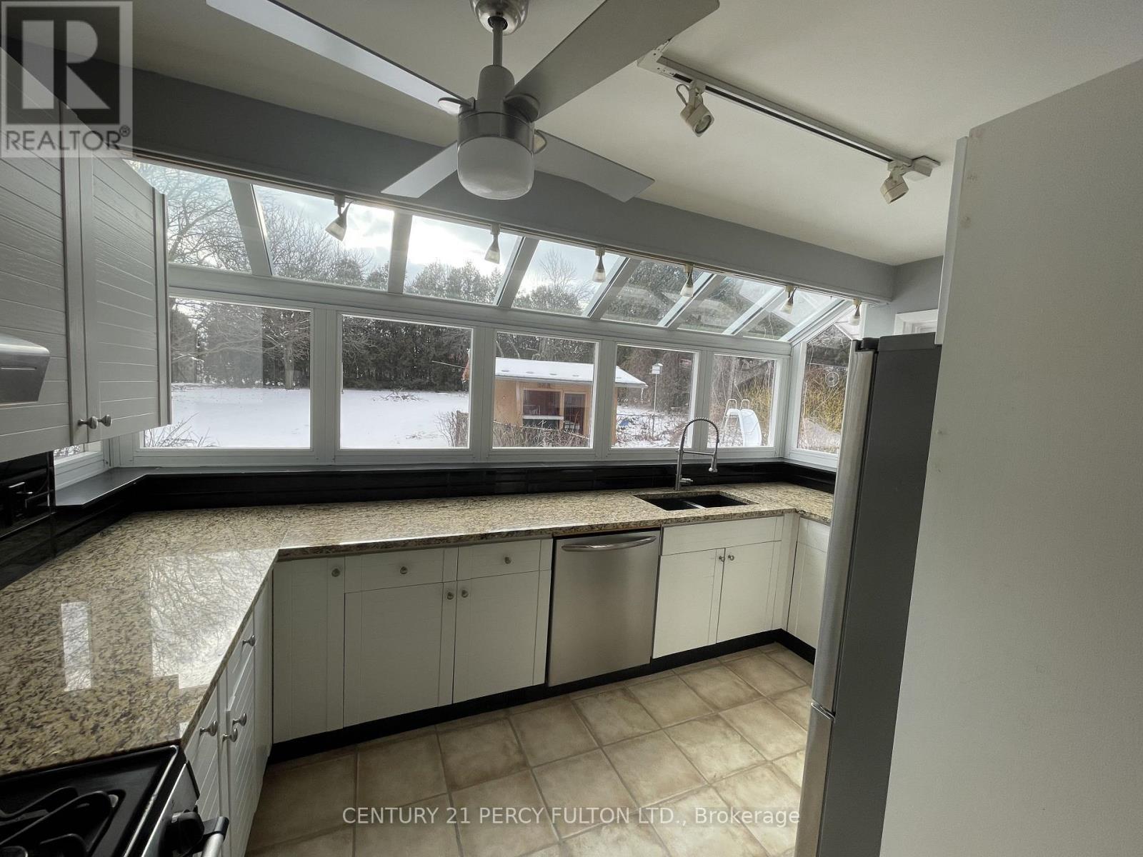 10208 Tenth Line, Halton Hills, Ontario  L0P 1K0 - Photo 12 - W12772696