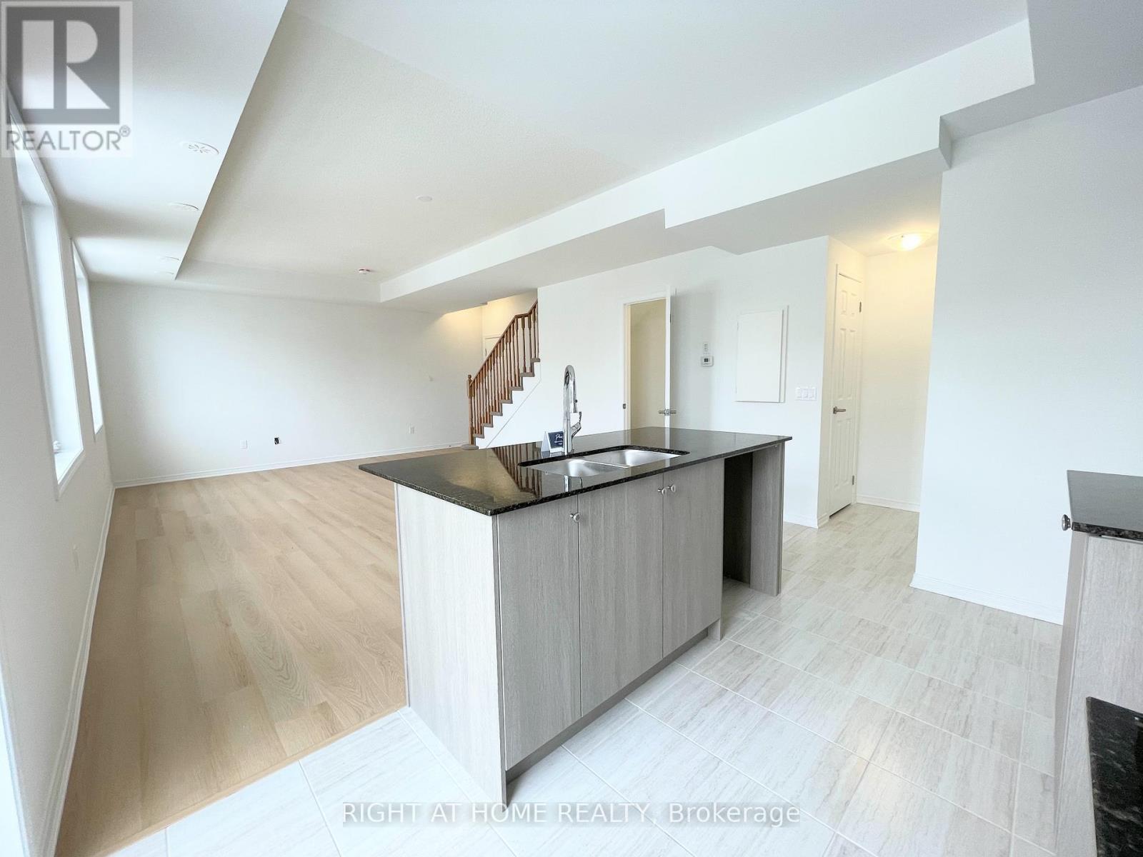 6 - 4320 Ebenezer Road, Brampton, Ontario  L6P 4S2 - Photo 6 - W12788520