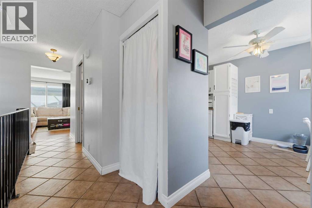 96 Abberfield Crescent Ne, Calgary, Alberta  T2A 6N6 - Photo 5 - A2283374