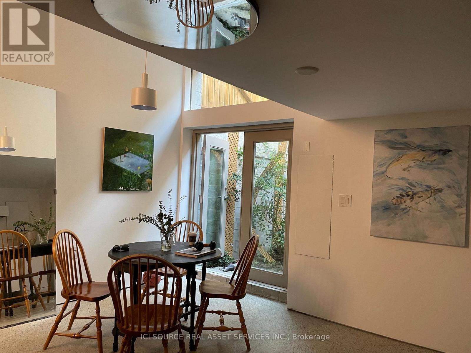 R - 60 Beverley Street, Toronto, Ontario  M5T 1X9 - Photo 2 - C12790740