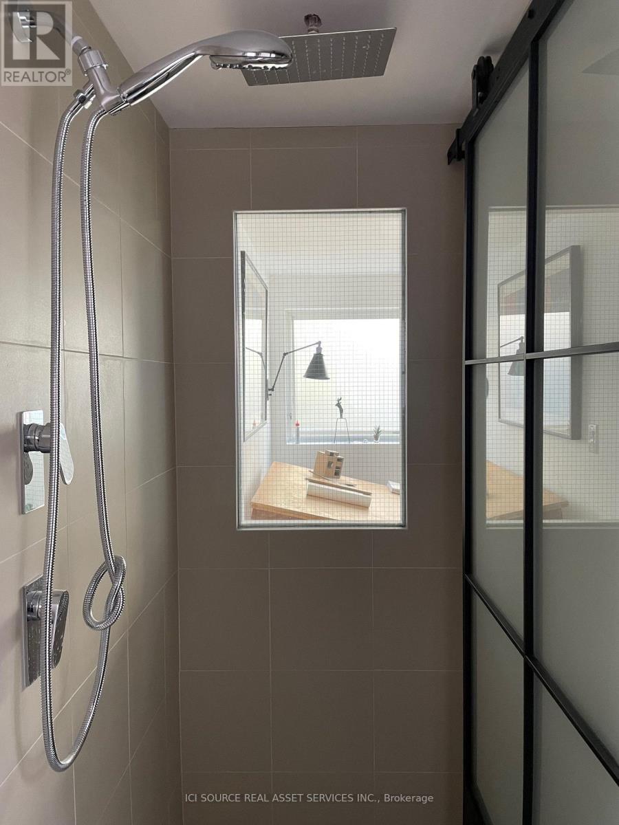 R - 60 Beverley Street, Toronto, Ontario  M5T 1X9 - Photo 3 - C12790740