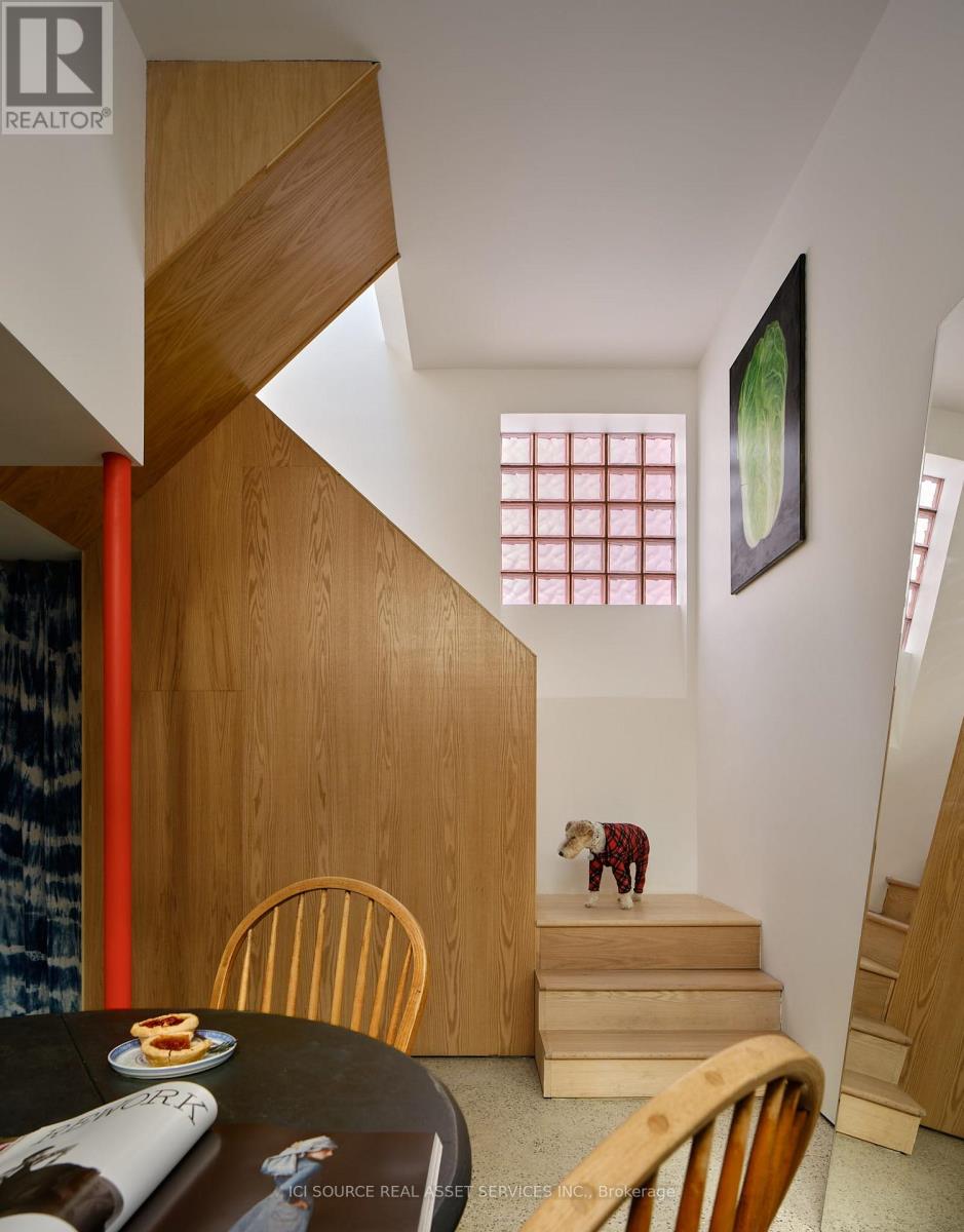 R - 60 Beverley Street, Toronto, Ontario  M5T 1X9 - Photo 5 - C12790740