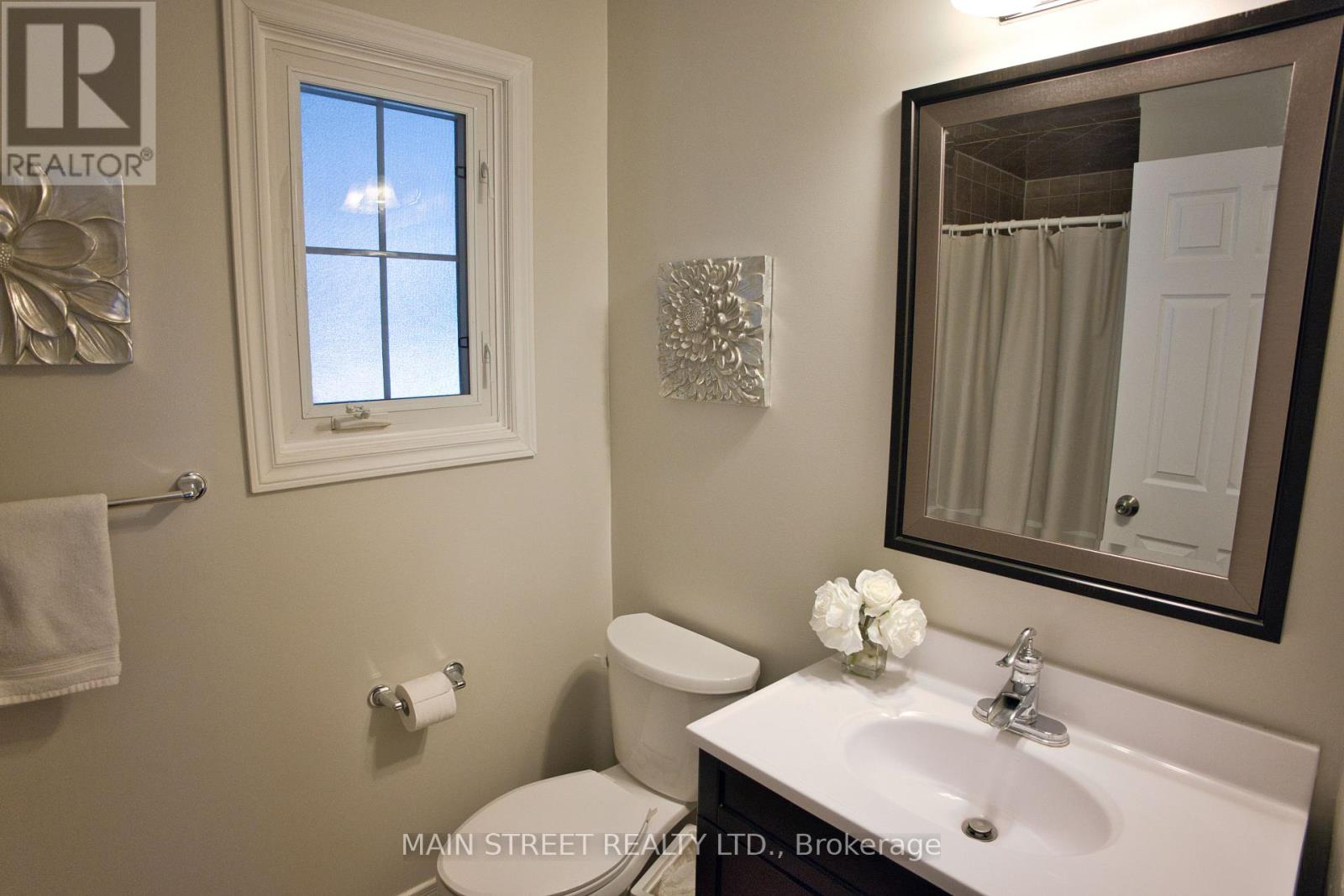 22 Royal Court, Bradford West Gwillimbury, Ontario  L3Z 2P4 - Photo 11 - N12790744