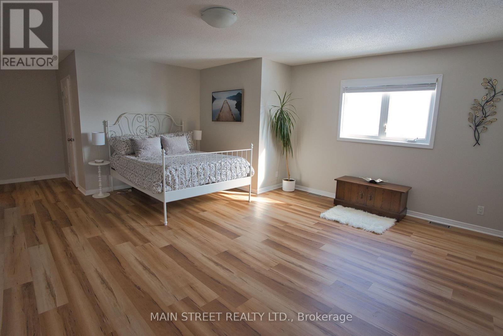 22 Royal Court, Bradford West Gwillimbury, Ontario  L3Z 2P4 - Photo 12 - N12790744