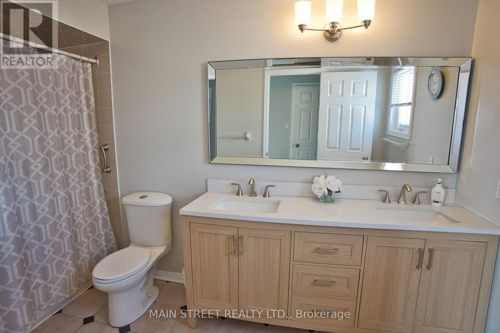 22 Royal Court, Bradford West Gwillimbury, Ontario  L3Z 2P4 - Photo 13 - N12790744