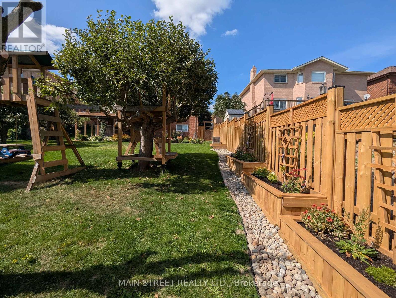 22 Royal Court, Bradford West Gwillimbury, Ontario  L3Z 2P4 - Photo 30 - N12790744