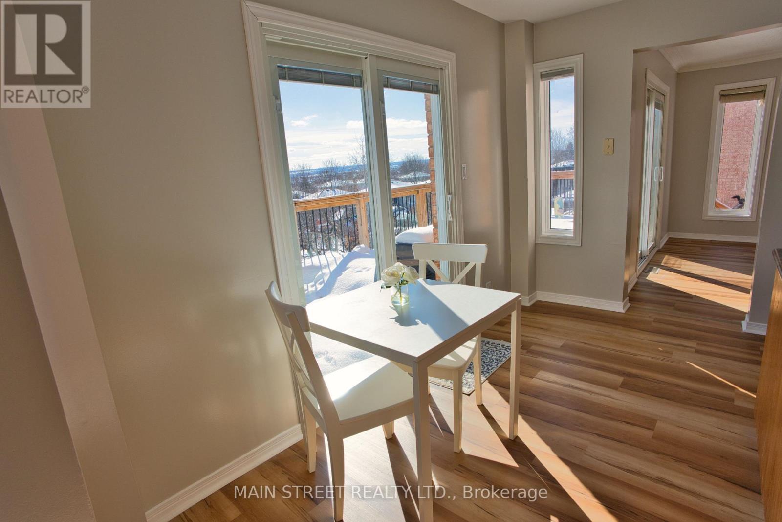 22 Royal Court, Bradford West Gwillimbury, Ontario  L3Z 2P4 - Photo 6 - N12790744