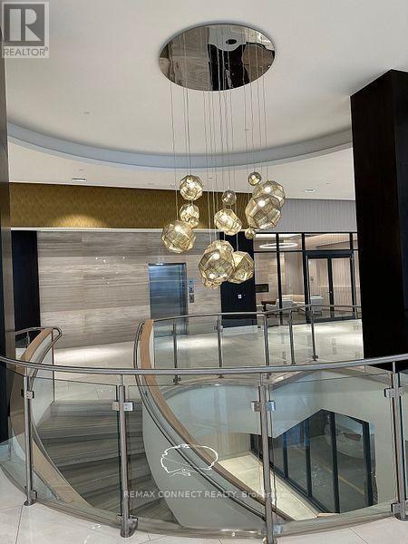 805 - 9000 Jane Street, Vaughan, Ontario  L4K 0M6 - Photo 2 - N12790768