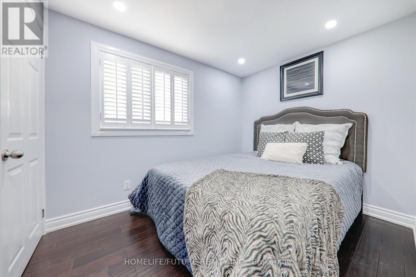 Main - 43 Tamarisk Drive, Toronto, Ontario  M9V 1S2 - Photo 11 - W12790762