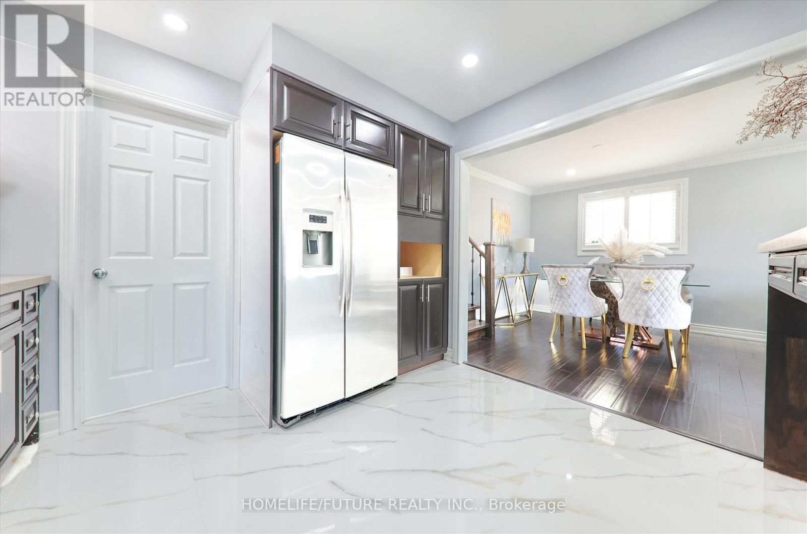 Main - 43 Tamarisk Drive, Toronto, Ontario  M9V 1S2 - Photo 7 - W12790762