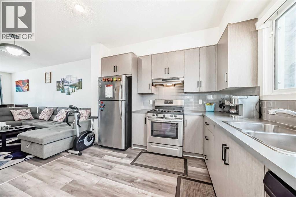 83 Savanna Park Ne, Calgary, Alberta  T3J 0Y8 - Photo 7 - A2276597