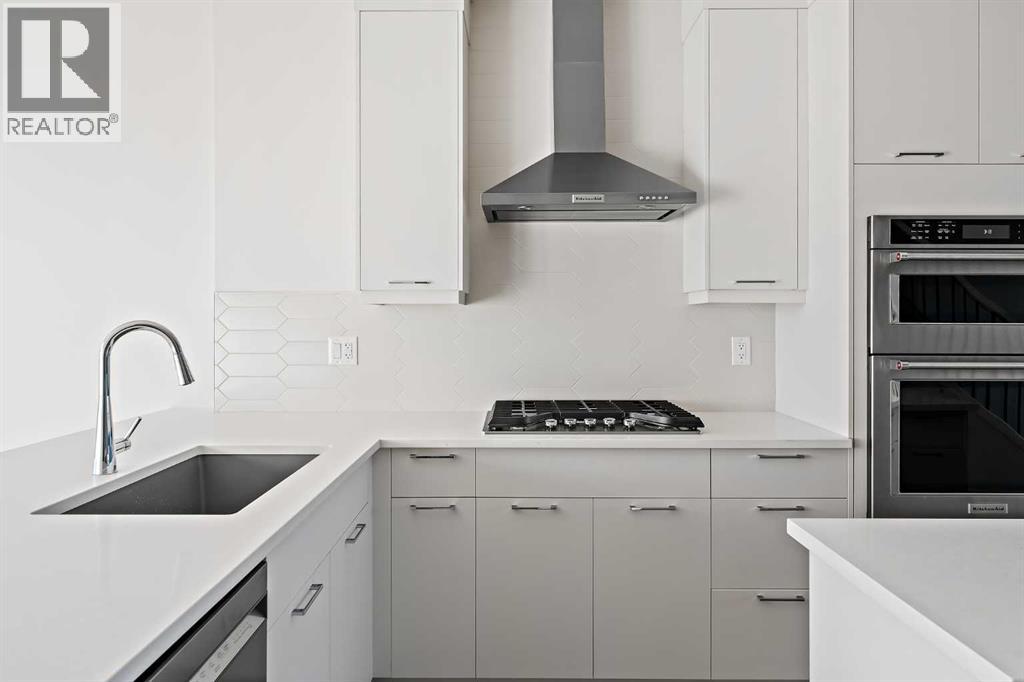 2527 Sovereign Crescent Sw, Calgary, Alberta  T3C 3Y3 - Photo 4 - A2285427