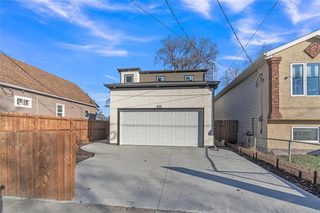 571 Burrows Avenue, Winnipeg, Manitoba  R2W 2A5 - Photo 1 - 202602721