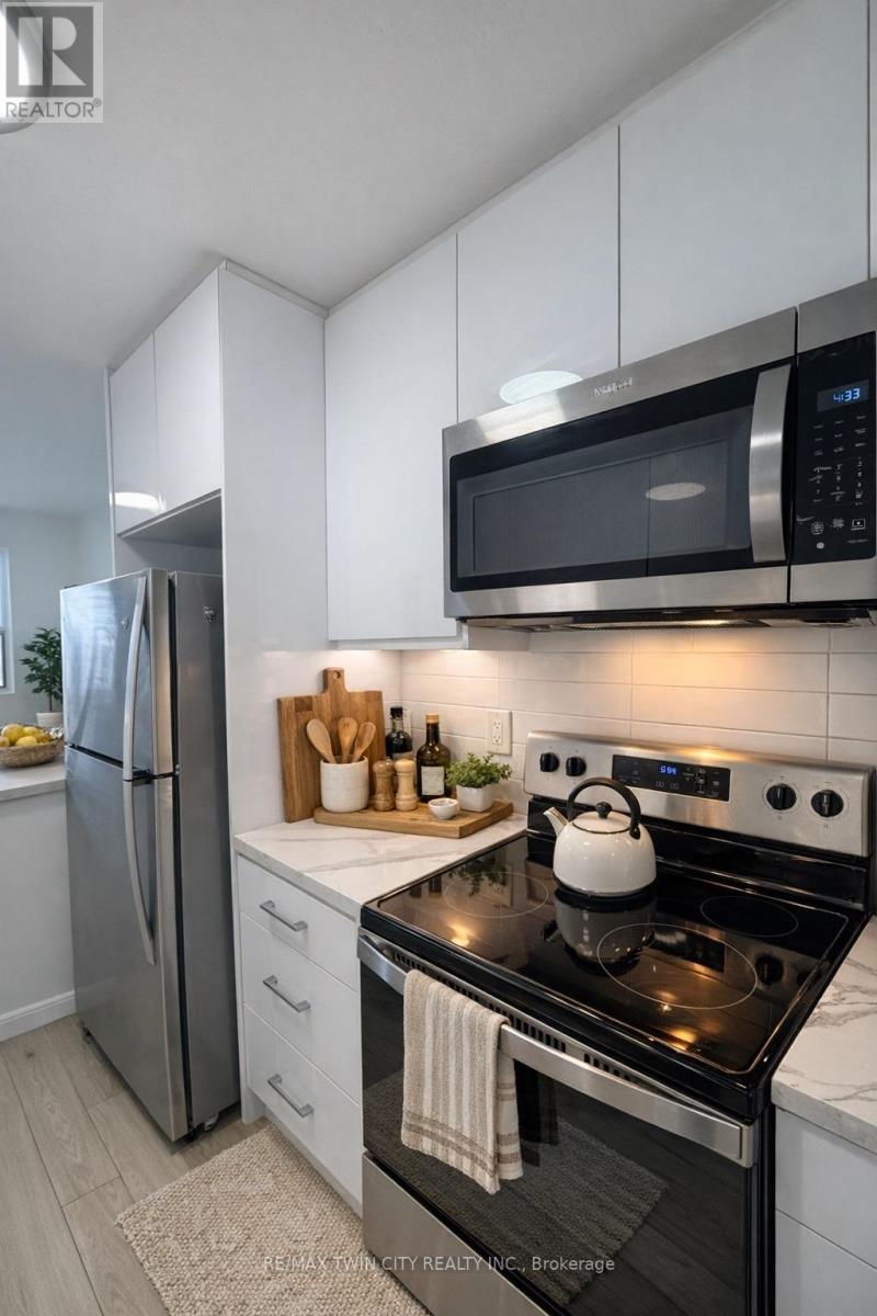 19 - 15 Kappele Circle, Stratford, Ontario  N5A 5M1 - Photo 5 - X12790790