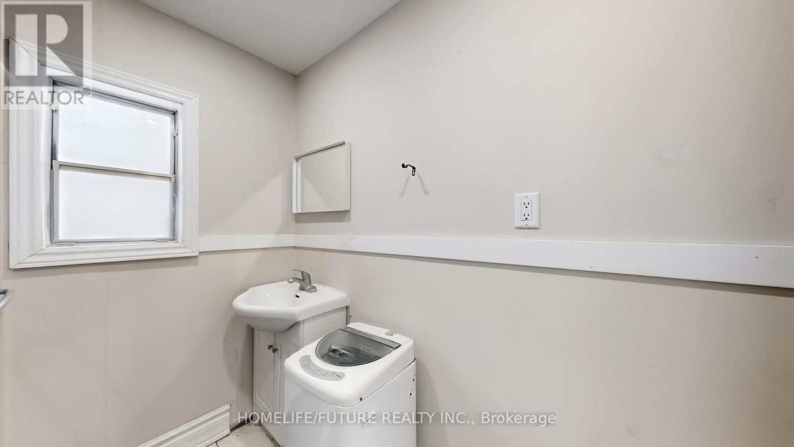 471 Vaughan Road, Toronto, Ontario  M6C 2P5 - Photo 20 - C12775912