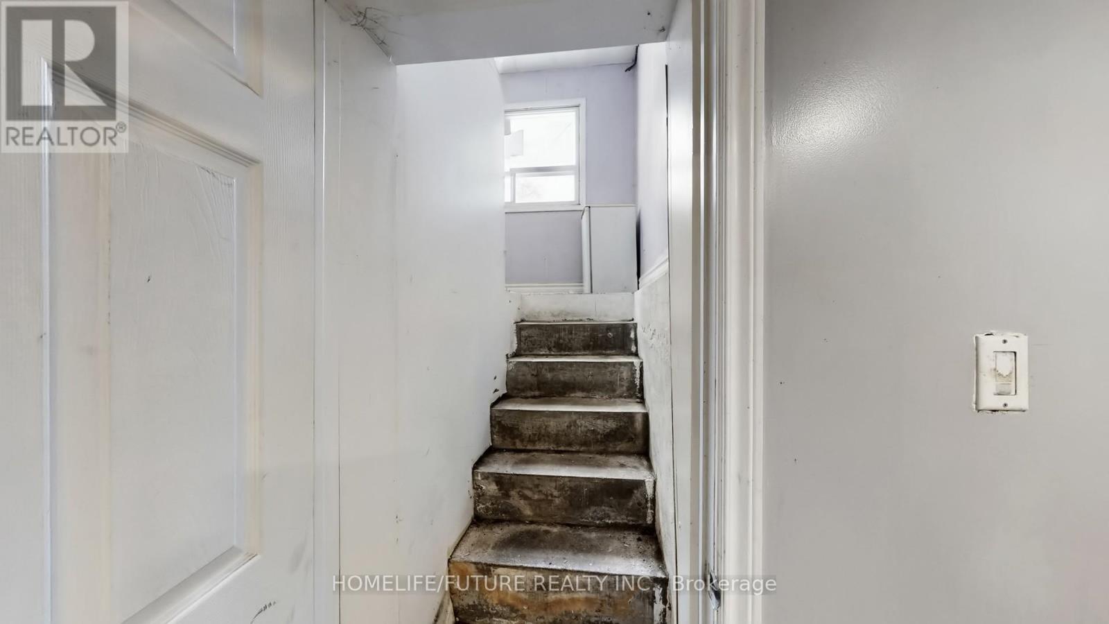 471 Vaughan Road, Toronto, Ontario  M6C 2P5 - Photo 24 - C12775912