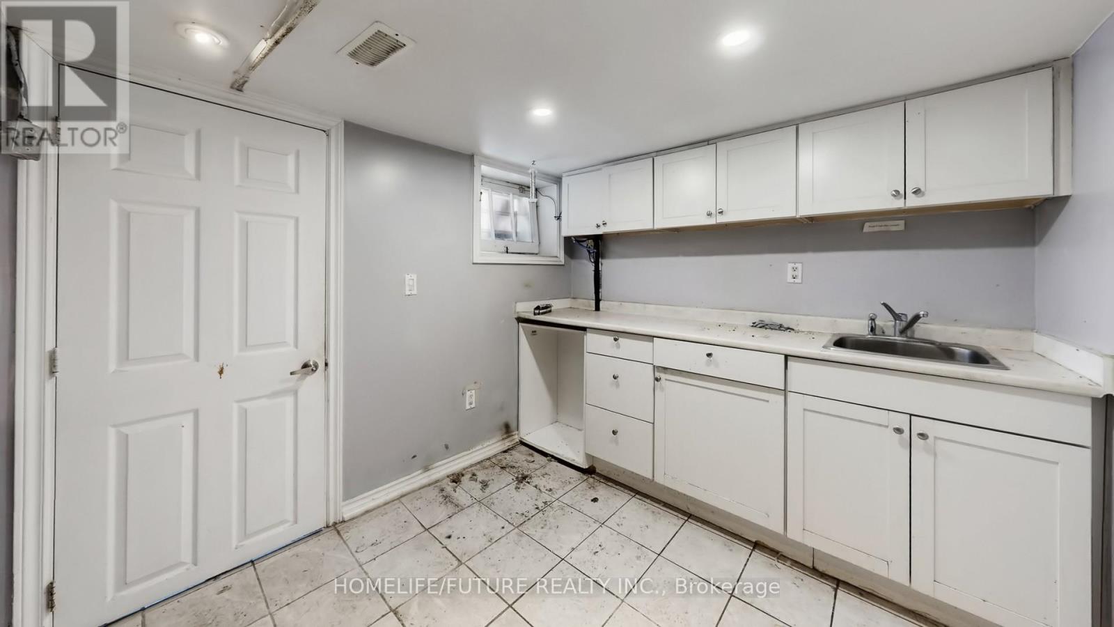 471 Vaughan Road, Toronto, Ontario  M6C 2P5 - Photo 26 - C12775912