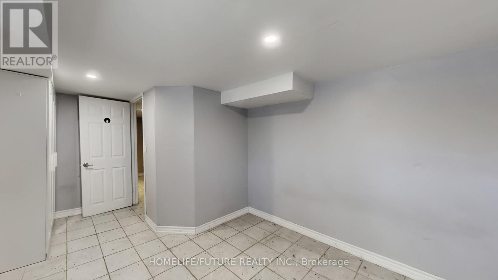 471 Vaughan Road, Toronto, Ontario  M6C 2P5 - Photo 30 - C12775912