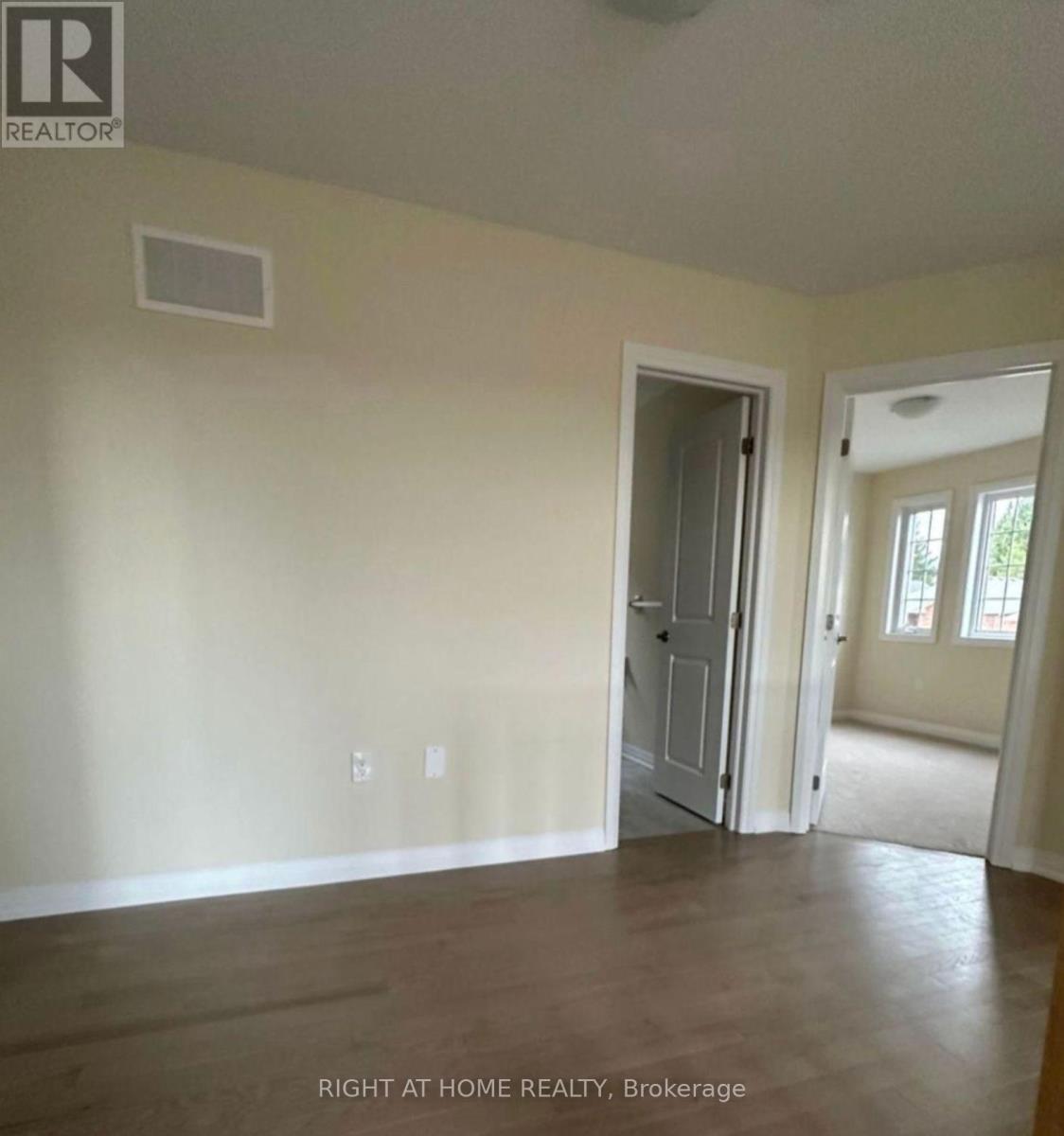 5 Revol Road, Penetanguishene, Ontario  L9M 1N8 - Photo 12 - S12790816