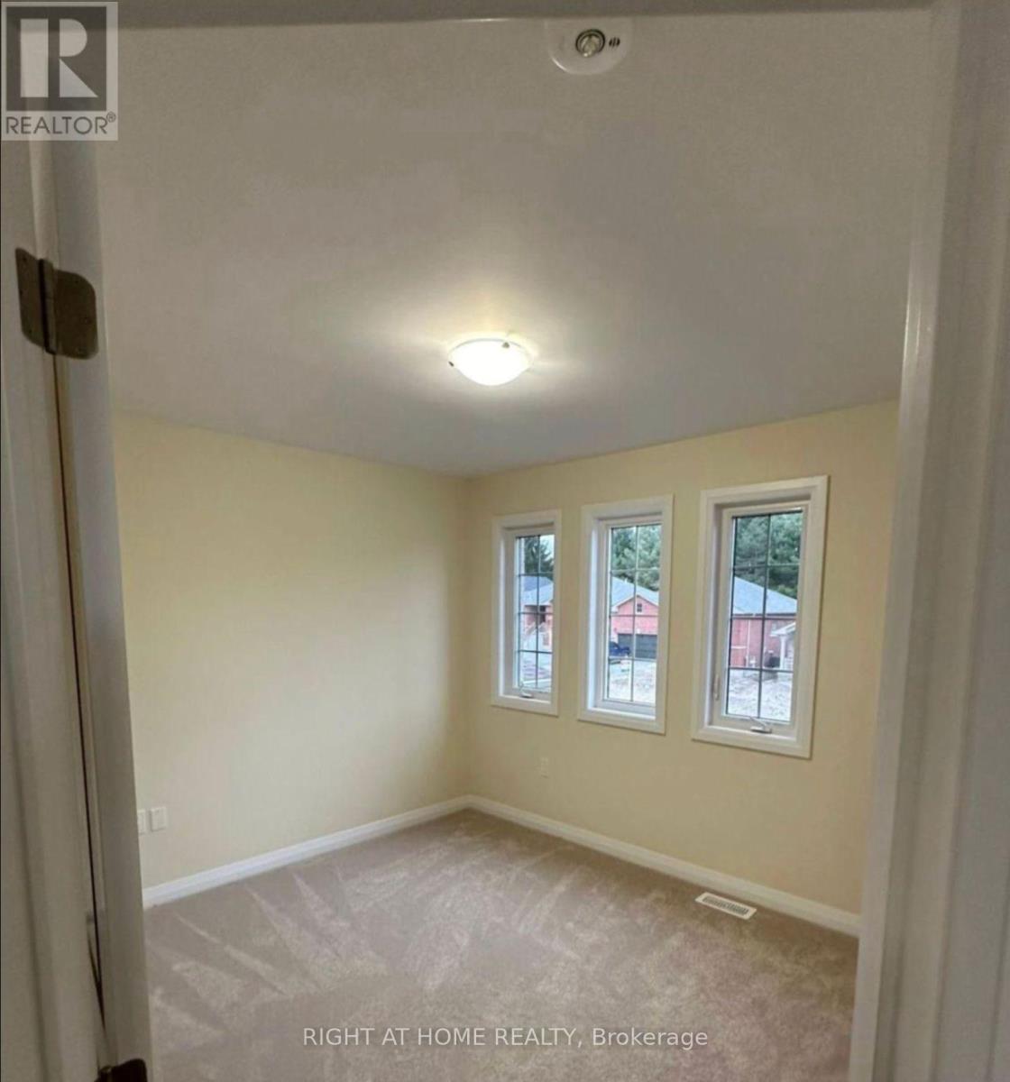 5 Revol Road, Penetanguishene, Ontario  L9M 1N8 - Photo 14 - S12790816