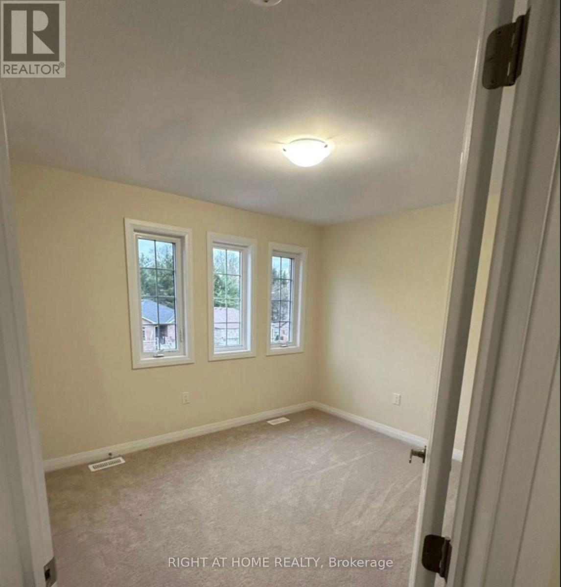 5 Revol Road, Penetanguishene, Ontario  L9M 1N8 - Photo 16 - S12790816