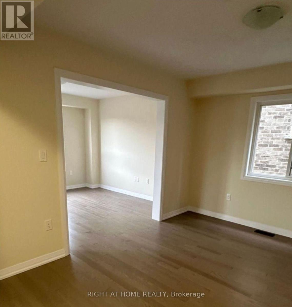 5 Revol Road, Penetanguishene, Ontario  L9M 1N8 - Photo 6 - S12790816