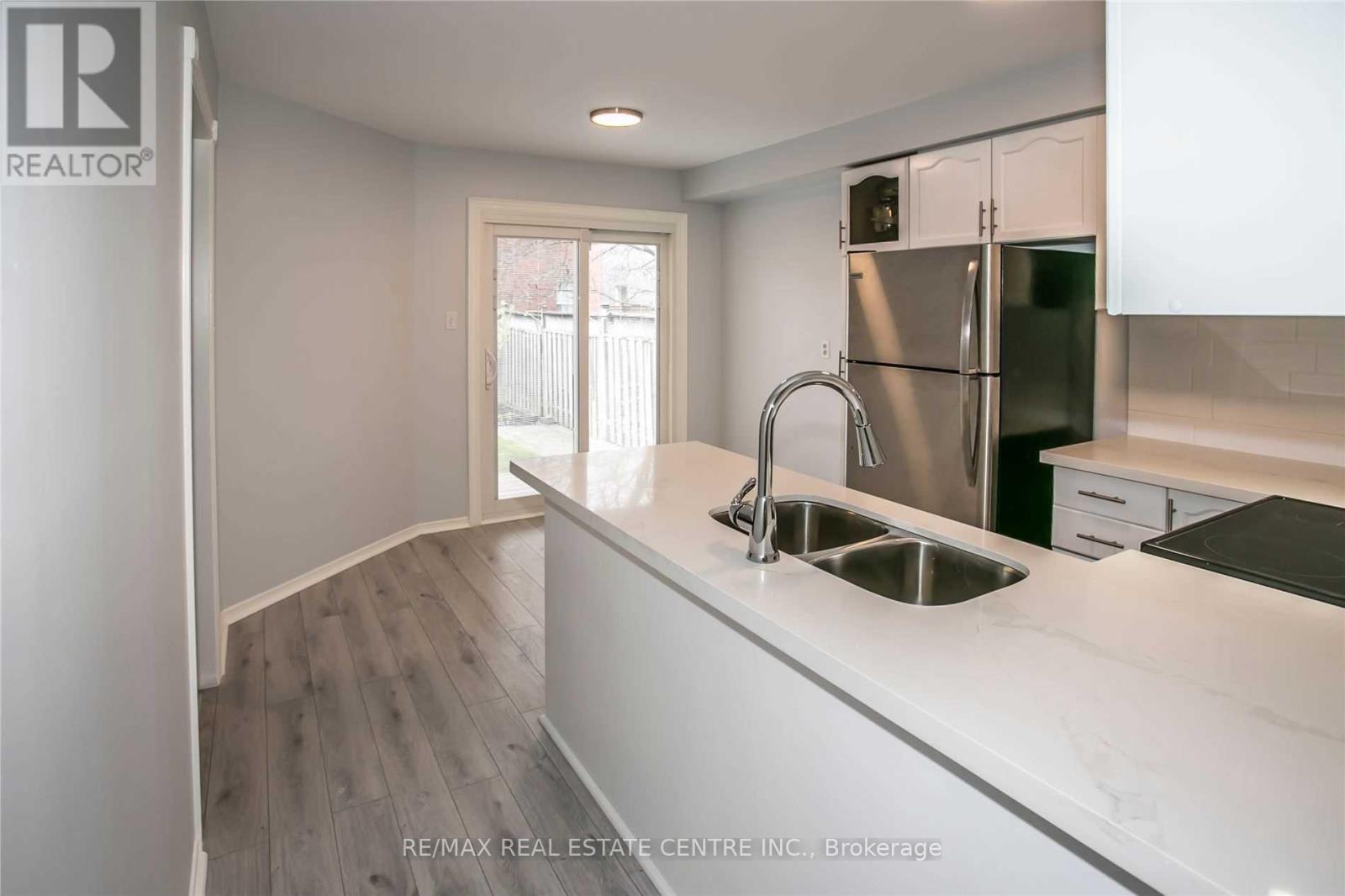 6361 Longspur Road, Mississauga, Ontario  L5N 6H1 - Photo 10 - W12790806