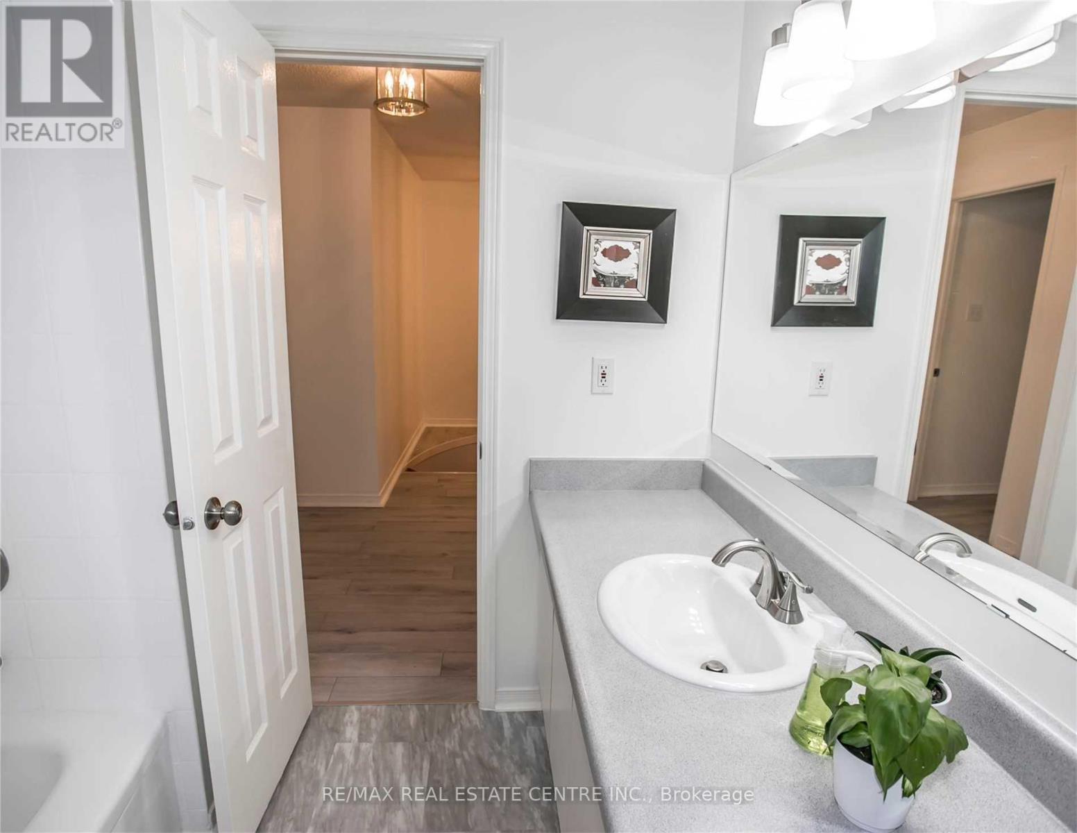 6361 Longspur Road, Mississauga, Ontario  L5N 6H1 - Photo 33 - W12790806