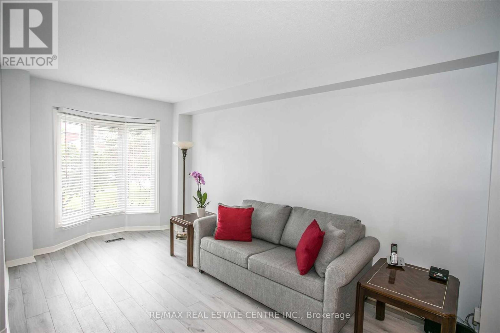 6361 Longspur Road, Mississauga, Ontario  L5N 6H1 - Photo 6 - W12790806