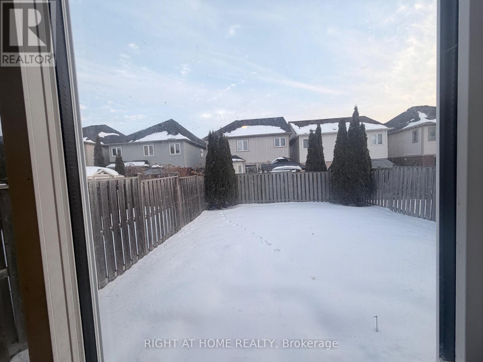 114 Bettina Place, Whitby (Rolling Acres), Ontario  L1R 0E8 - Photo 10 - E12789166