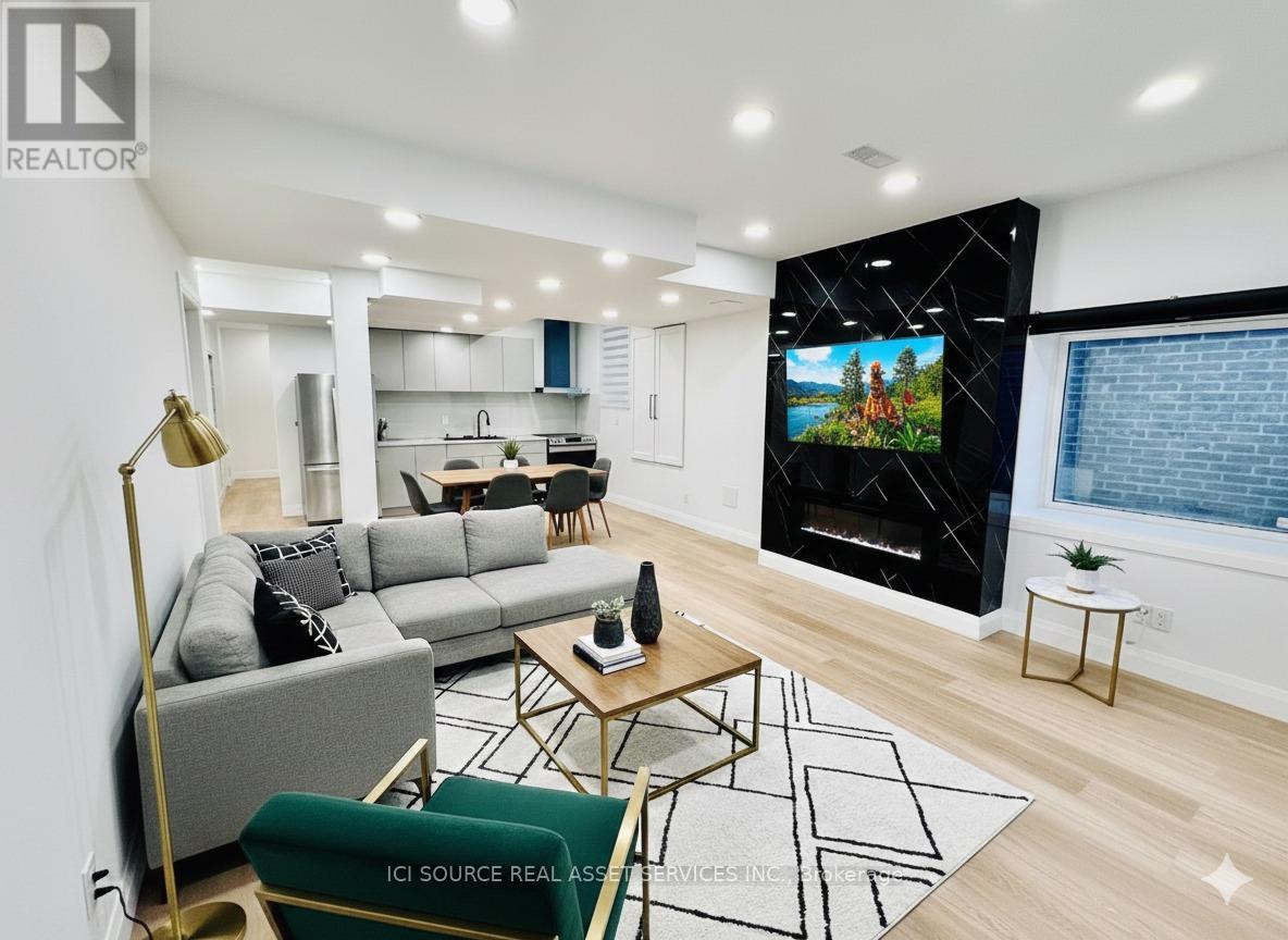 2 - 3186 Hines Drive, Oakville, Ontario  L6M 0Z9 - Photo 2 - W12790438