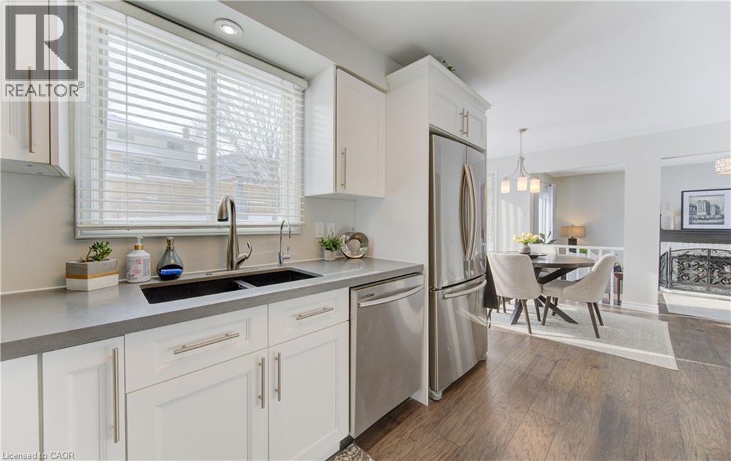 456 Oakfield Court, Waterloo, Ontario  N2T 1X5 - Photo 10 - 40803372