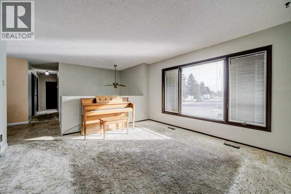 15 Cambridge Road W, Lethbridge, Alberta  T1K 4V7 - Photo 5 - A2282994