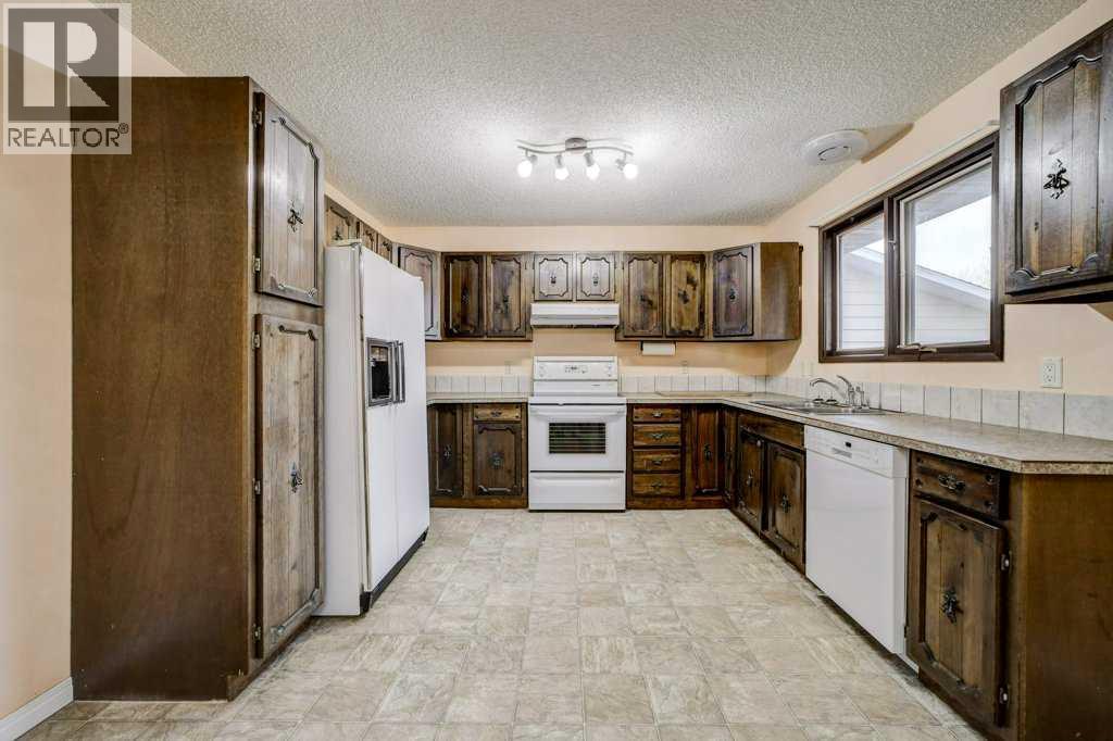 15 Cambridge Road W, Lethbridge, Alberta  T1K 4V7 - Photo 8 - A2282994