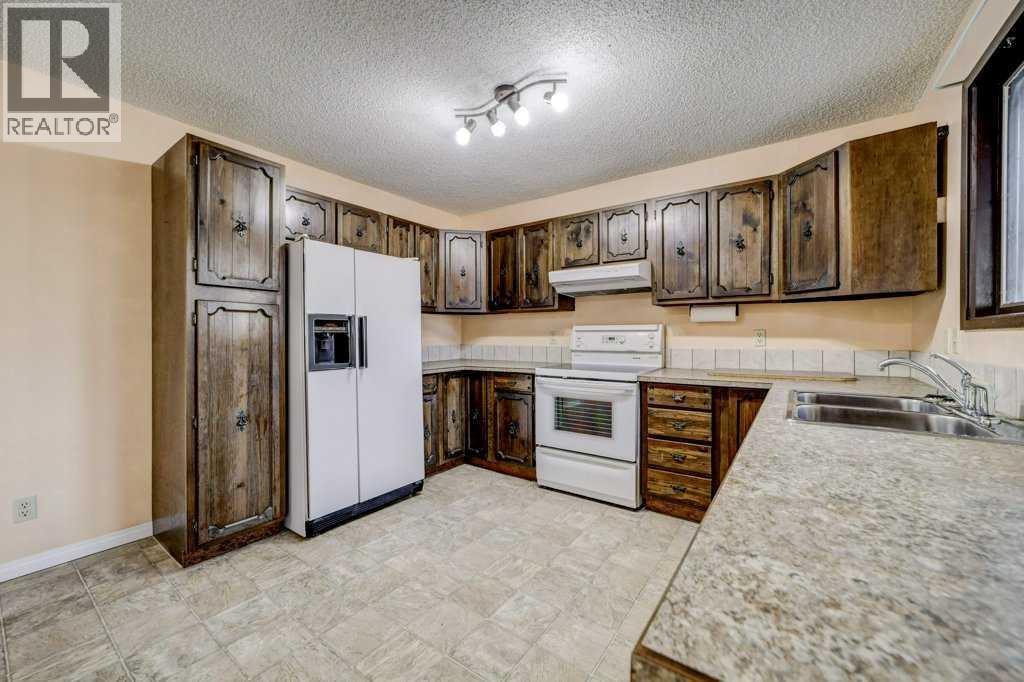 15 Cambridge Road W, Lethbridge, Alberta  T1K 4V7 - Photo 9 - A2282994