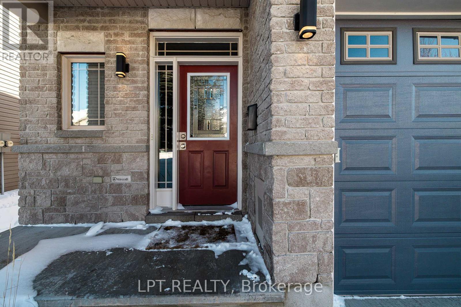 521 Pepperville Crescent, Ottawa, Ontario  K2M 0E5 - Photo 2 - X12790824