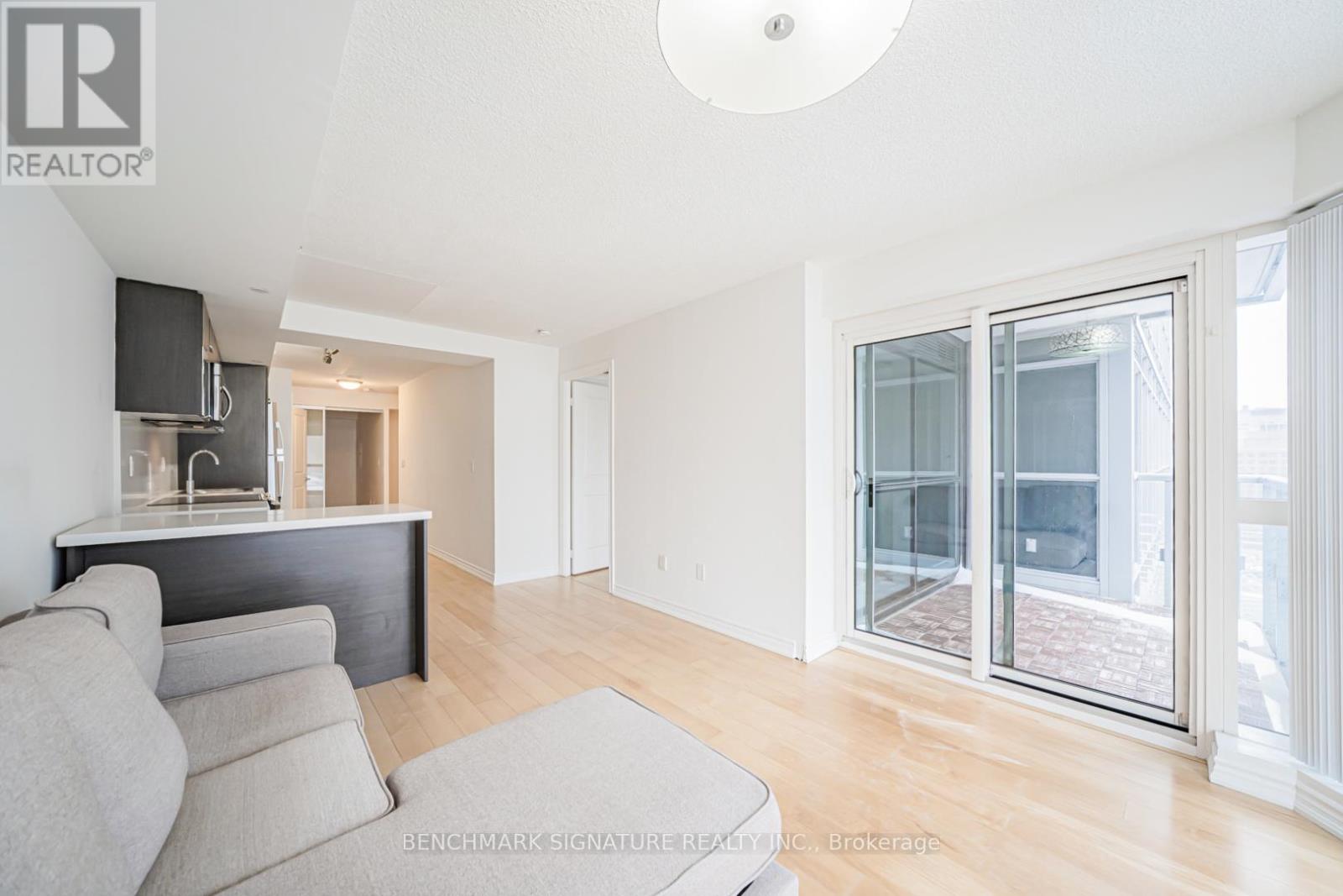 1416 - 386 Yonge Street, Toronto, Ontario  M5B 0A5 - Photo 17 - C12790820