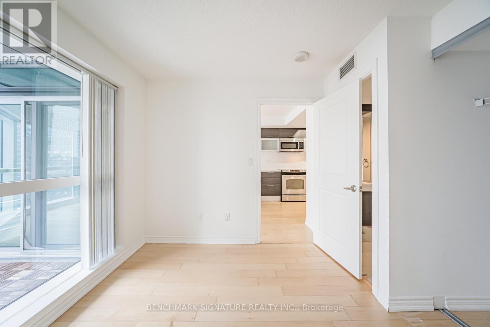 1416 - 386 Yonge Street, Toronto, Ontario  M5B 0A5 - Photo 22 - C12790820