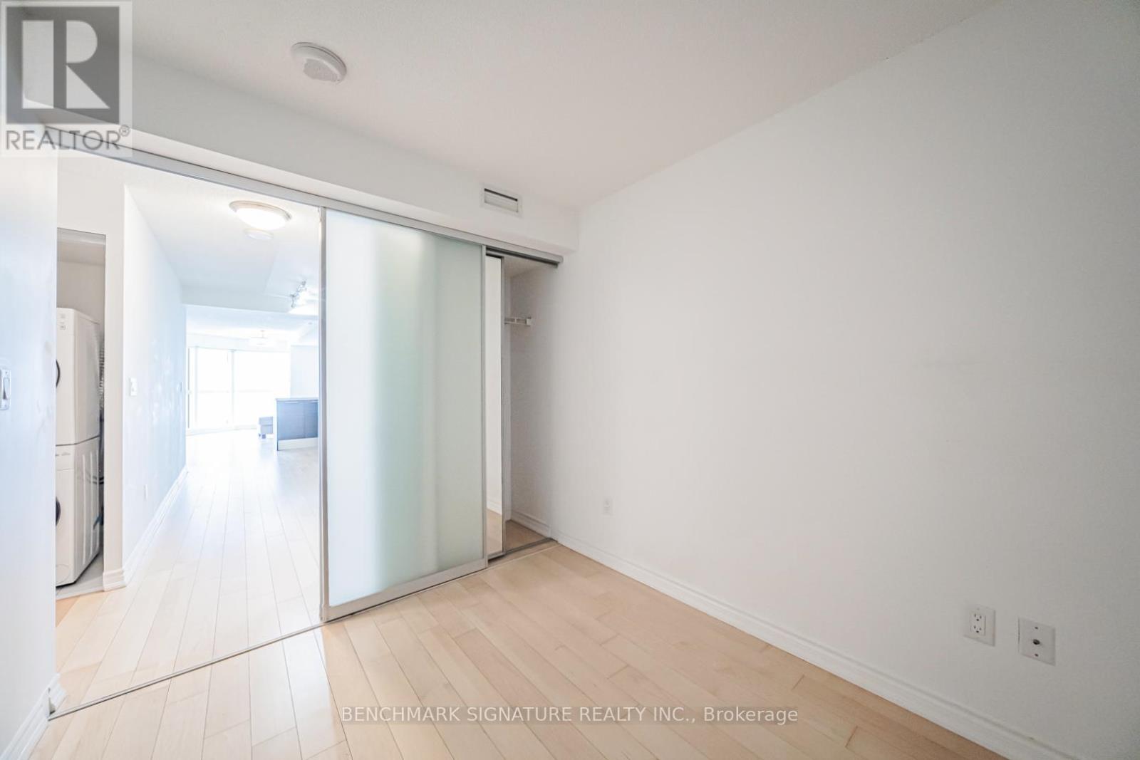 1416 - 386 Yonge Street, Toronto, Ontario  M5B 0A5 - Photo 7 - C12790820